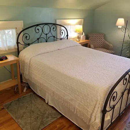 The Blackberry Inn Bed & Breakfast-3